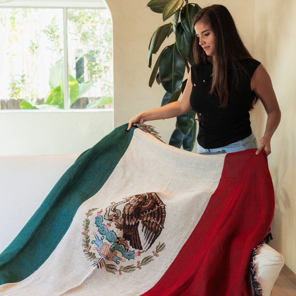 Mexico Flag Woven Throw Blanket – Cotton-Poly Blend | Sofa, Bed & Wall Décor