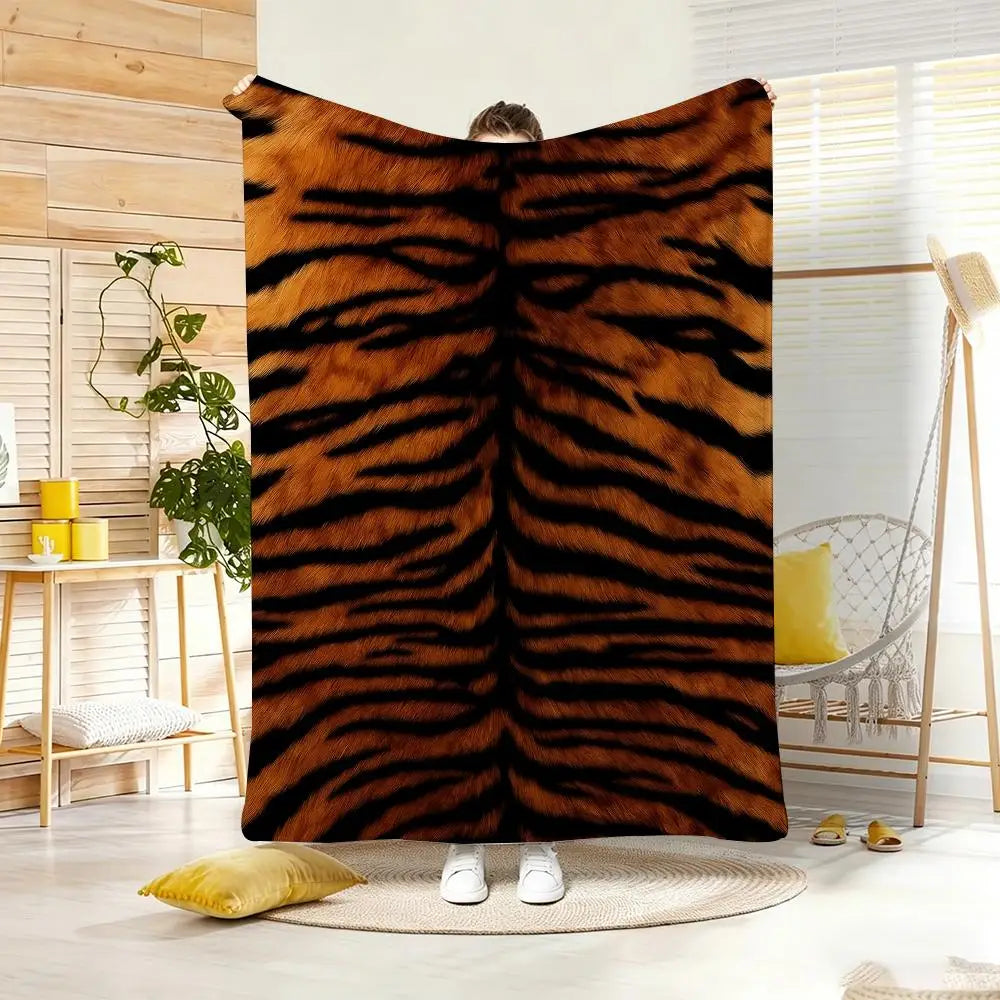 Animal Print Flannel Throw Blanket – Lightweight & Soft for Summer Cooling