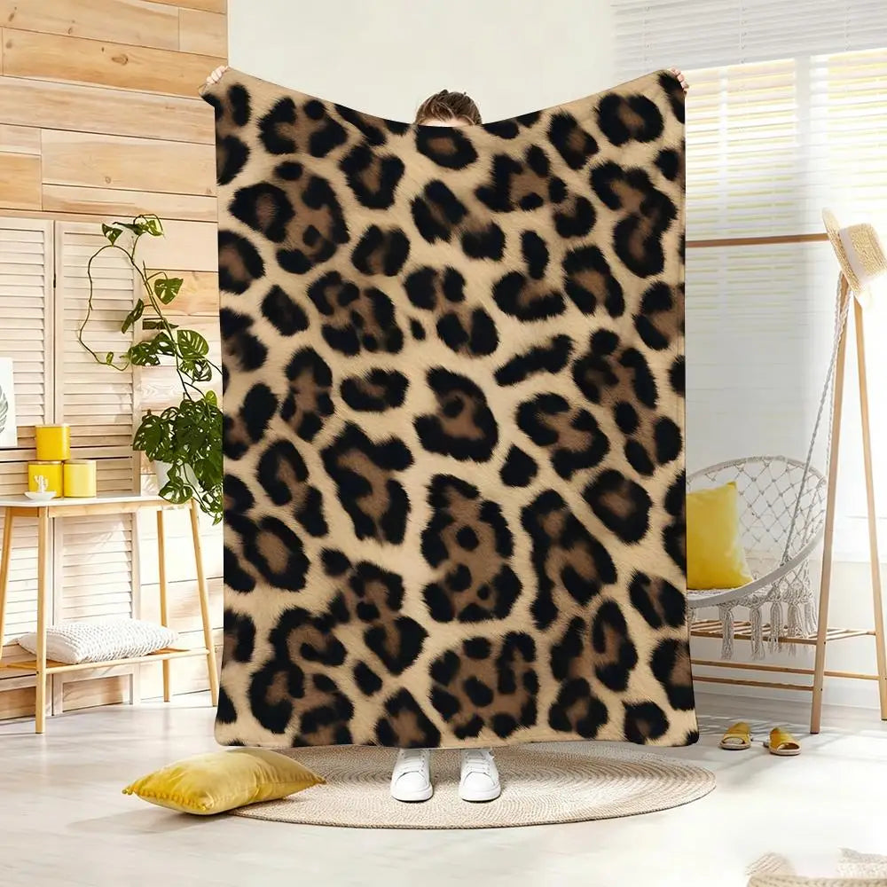 Animal Print Flannel Throw Blanket – Lightweight & Soft for Summer Cooling
