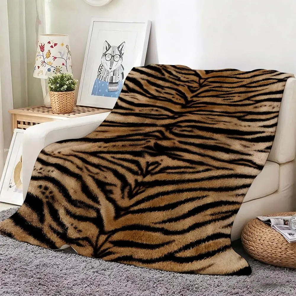Animal Print Flannel Throw Blanket – Lightweight & Soft for Summer Cooling