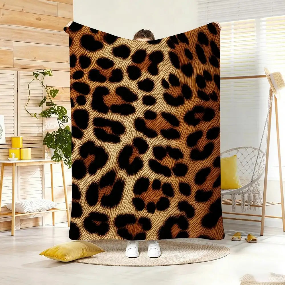 Animal Print Flannel Throw Blanket – Lightweight & Soft for Summer Cooling