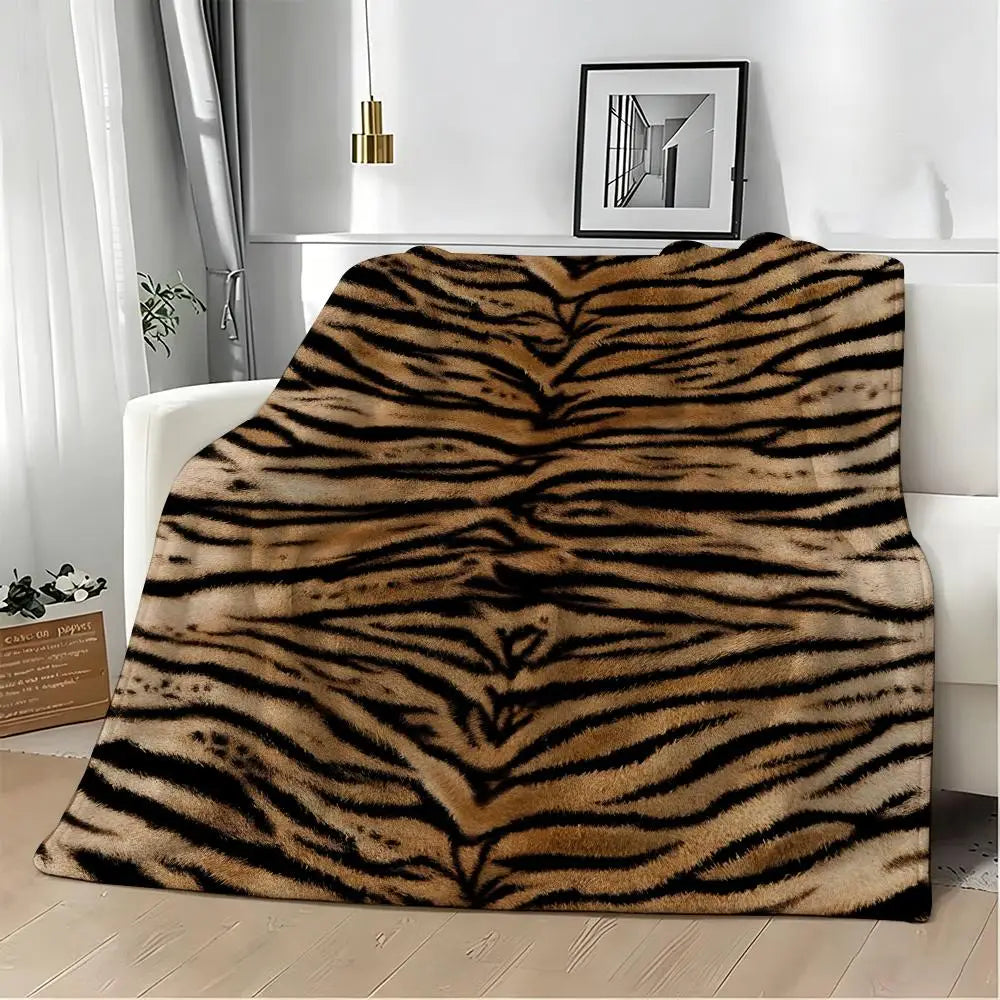 Animal Print Flannel Throw Blanket – Lightweight & Soft for Summer Cooling